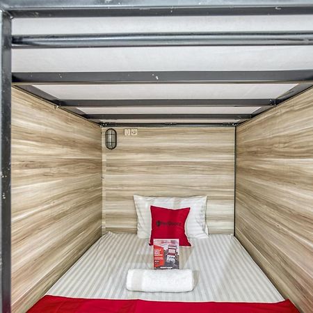 Reddoorz Hostel @ Feliz Noche Cengkareng Джакарта Екстериор снимка