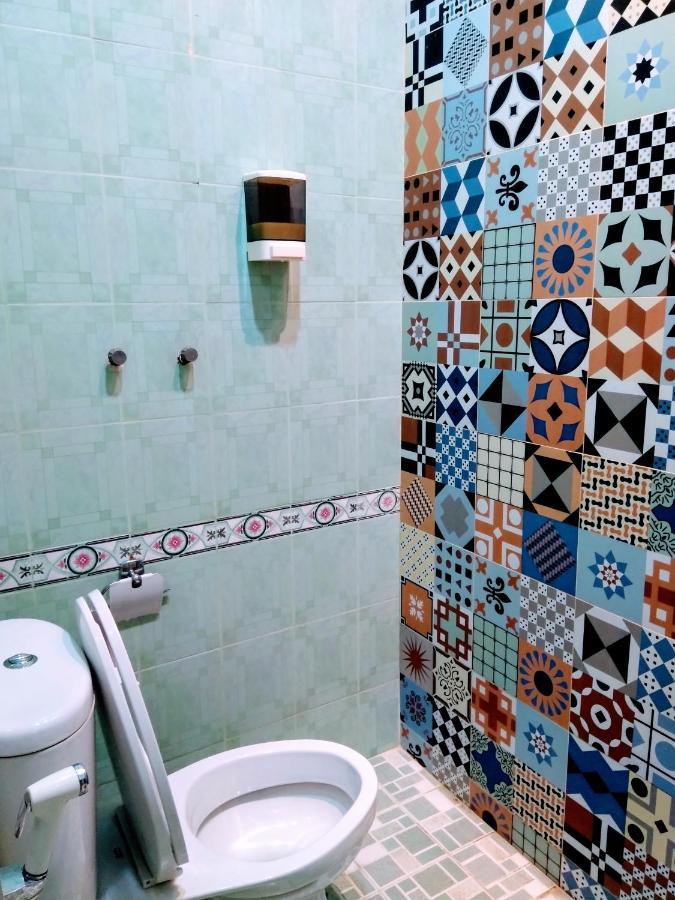 Reddoorz Hostel @ Feliz Noche Cengkareng Джакарта Екстериор снимка