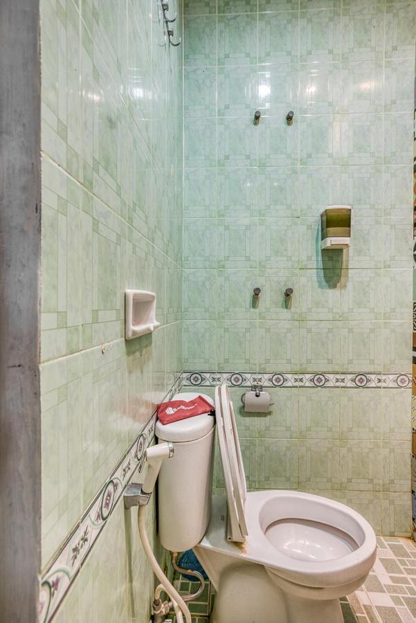Reddoorz Hostel @ Feliz Noche Cengkareng Джакарта Екстериор снимка